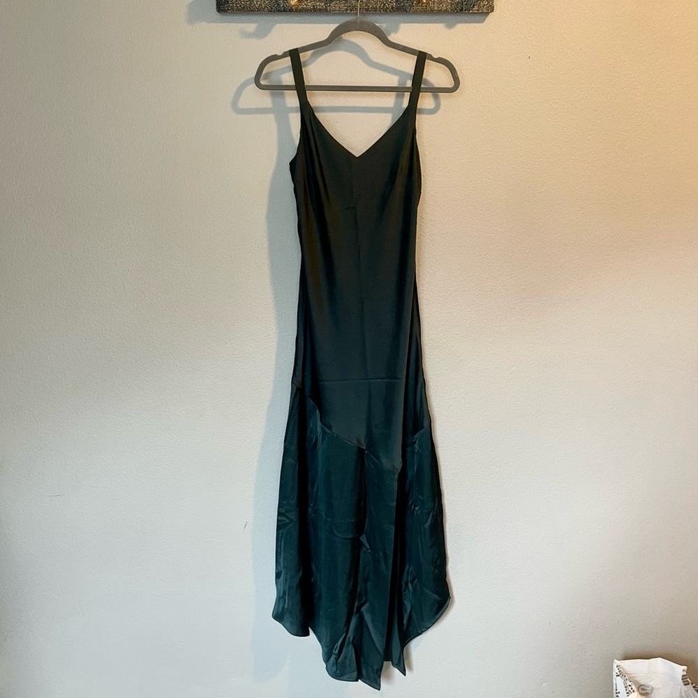 Express Satin Gown size M - Picture 4 of 8